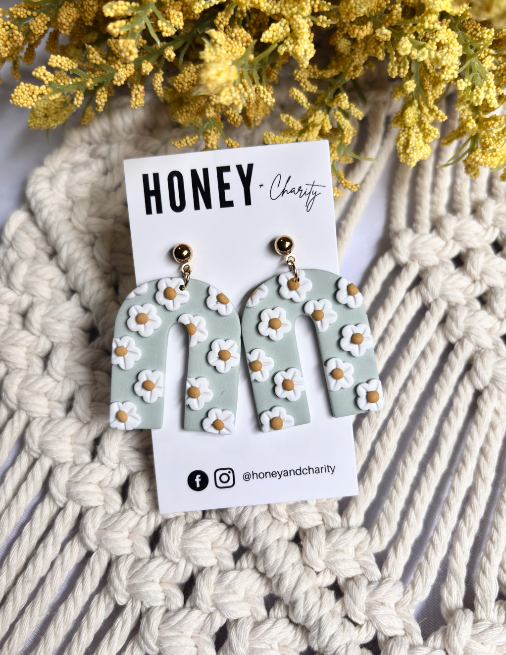 Daisy Flower Arch Dangles